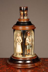 Een erg zeldzaam Zuid Duits/Oostenrijks gestoken draaiend doosje met kooplieden, ca 1850. - afbeelding 2