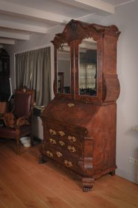 A fantastic Dutch burr walnut bureau bookcase with mirror doors, circa 1740. - image 11
