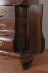A fantastic Dutch burr walnut bureau bookcase with mirror doors, circa 1740. - image 4