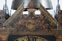 A very early German late 16th century painted chamber clock, circa 1580 - image 10