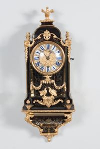 Small Decorative Louis XIV Boulle Inlaid Bracket Clock, circa 1720 - image 1