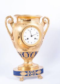 Decorative Paris Porcelain Urn Clock, circa 1810 - image 6