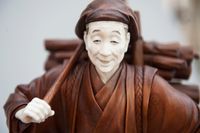 A good and very nice detailed Japanese lumberjack sculpture, signed, Circa 1900 - image 2