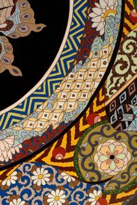 A large probably Japanese Cloisonné Charger from Meiji, circa 1900 - image 4