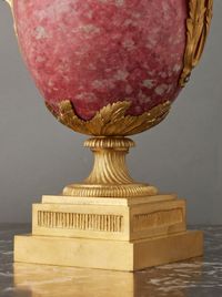 An unusual Rhodonite Annular French Urn Clock, circa 1880 - image 6