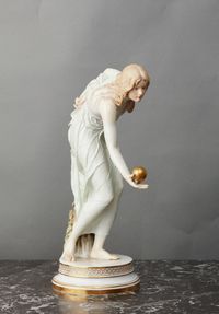 A German Meissen porcelain ‘KügelSpielerin’ by Walter Scott, circa 1890 - image 4