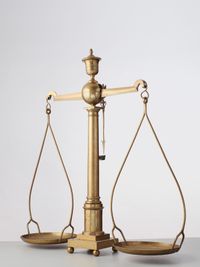 A decorative French pharmacy scale, circa 1830 - image 2