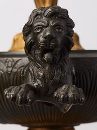 Ornament op voetstuk met hangelement - afbeelding 7