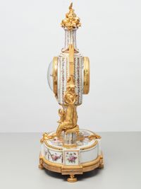 Rare French porcelain and gilt bronze mantel clock by Godon, circa 1785 - image 4