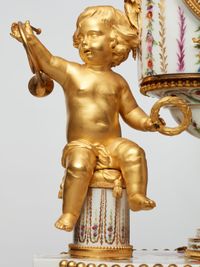 Rare French porcelain and gilt bronze mantel clock by Godon, circa 1785 - image 7