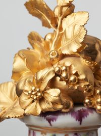 Rare French porcelain and gilt bronze mantel clock by Godon, circa 1785 - image 12