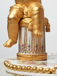 Rare French porcelain and gilt bronze mantel clock by Godon, circa 1785 - image 9