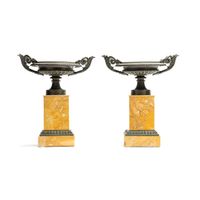 A pair of siena marble tazza's - image 1