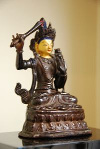 Oda 36 Chinees-Tibetaanse verguld bronzen figuur van een godheid - afbeelding 3
