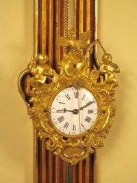 W30 Rack clock mounted on a shaped giltwood backboard. - image 5