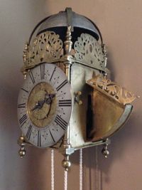 LA12 Wings lanternclock with alarum - image 4