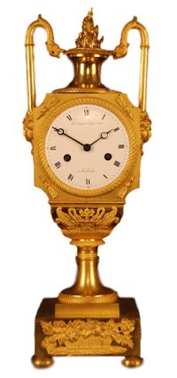 PV07 French 'Urn' or vaseshape mantel clock - afbeelding 1