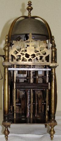 LA10 One hand lantern clock - image 6