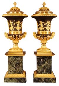 CA11 Empire pendule PLUS  Médici vazen, PIERRE-PHILIPPE THOMIRE - afbeelding 1