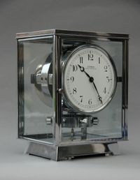 M136 Chromen art deco JL Reutter EMAILLEN WIJZERPLAAT vier glazen Atmos klok - afbeelding 3