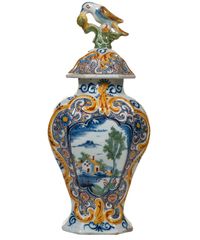 A Polychrome 5-Piece Dutch Delft Garniture - afbeelding 3