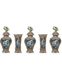 A Polychrome 5-Piece Dutch Delft Garniture - afbeelding 2