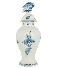 A 5-Piece Dutch Delft Garniture - afbeelding 5