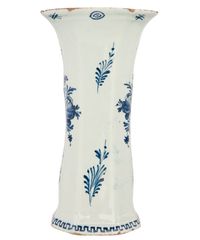A 5-Piece Dutch Delft Garniture - afbeelding 4