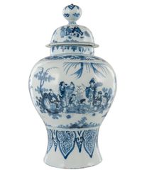 Een Driedelig Blauw - Wit Kaststel in Delfts Aardewerk - afbeelding 2