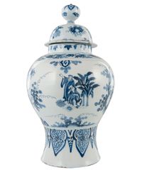 Een Driedelig Blauw - Wit Kaststel in Delfts Aardewerk - afbeelding 5