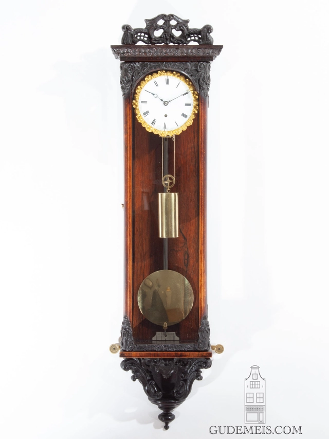 A small Austrian Neo Gothic wall clock, circa 1850. - afbeelding 1