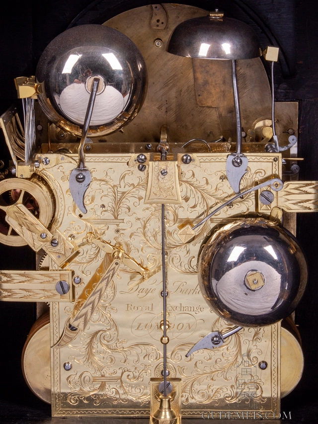 Een Englese tafelklok met speelwerk en mechaniek, Daye barker London, circa 1760. - afbeelding 6
