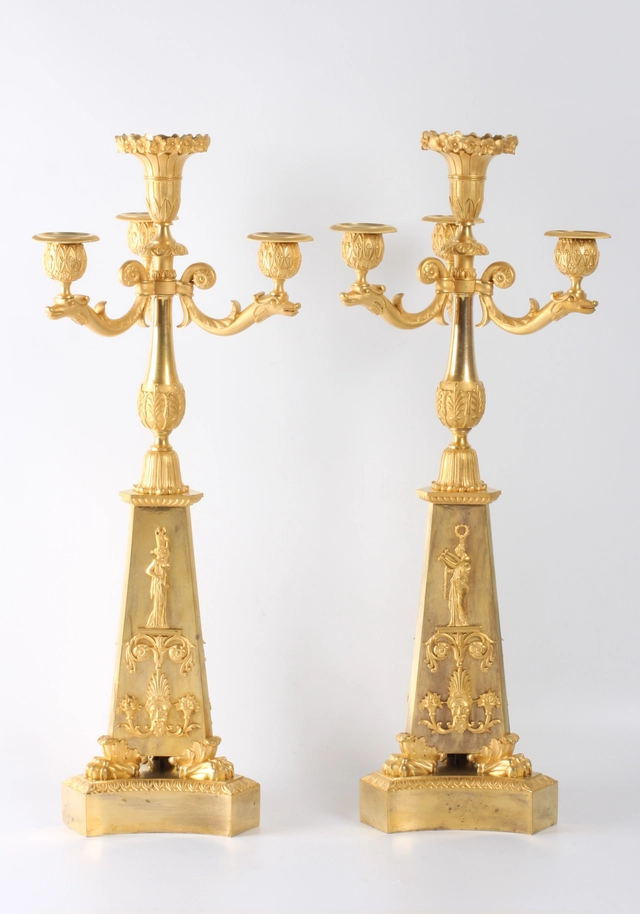 Quelques grands candélabres en bronze doré à l'or fin de style Empire français, environ 1810. - afbeelding 1