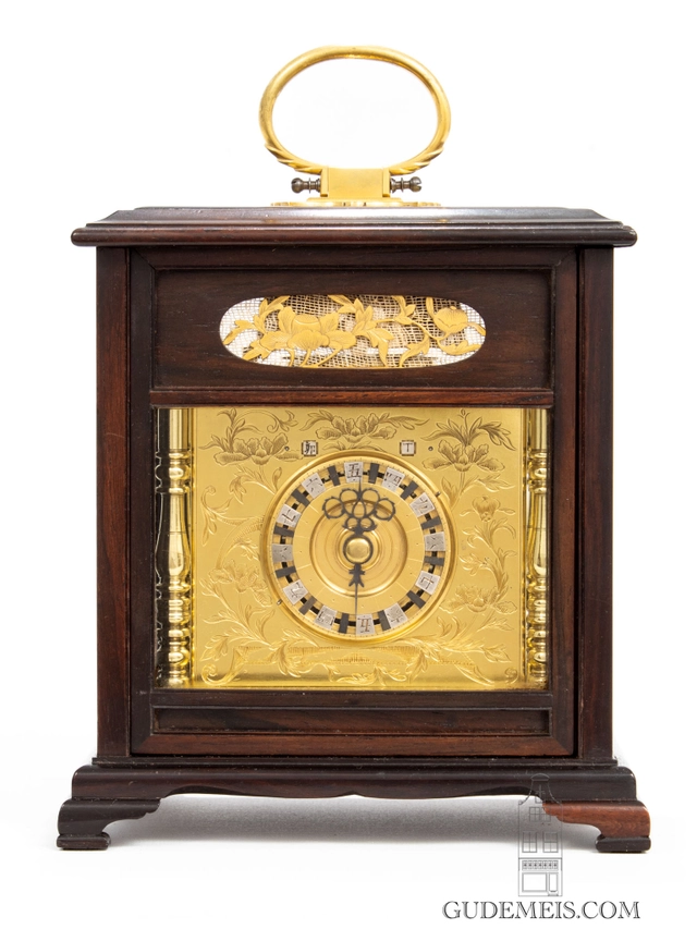 Une horloge de table japonaise avec carillon et calendrier, Makura-Dokei, vers 1840. - afbeelding 2