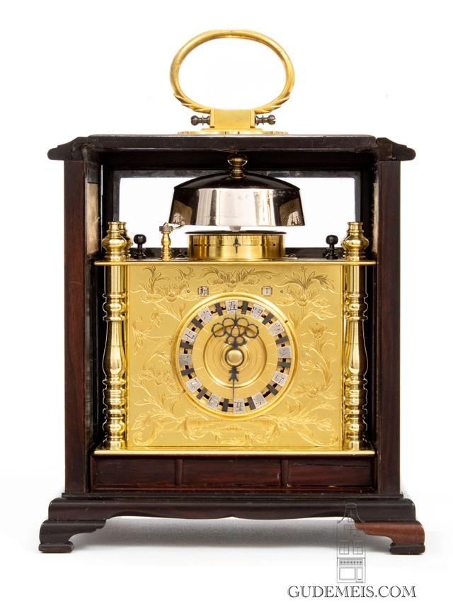 Une horloge de table japonaise avec carillon et calendrier, Makura-Dokei, vers 1840. - afbeelding 3