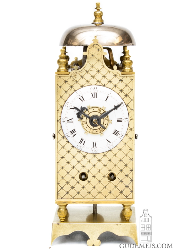 Un petit carillon miniature en laiton du Nord de la France, vers 1780. - afbeelding 2