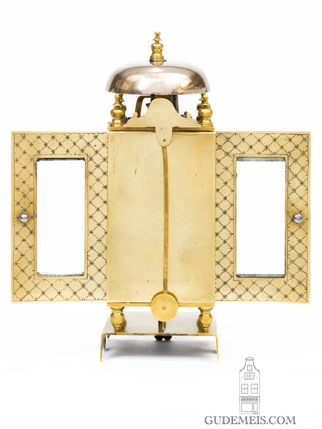 Un petit carillon miniature en laiton du Nord de la France, vers 1780. - afbeelding 5