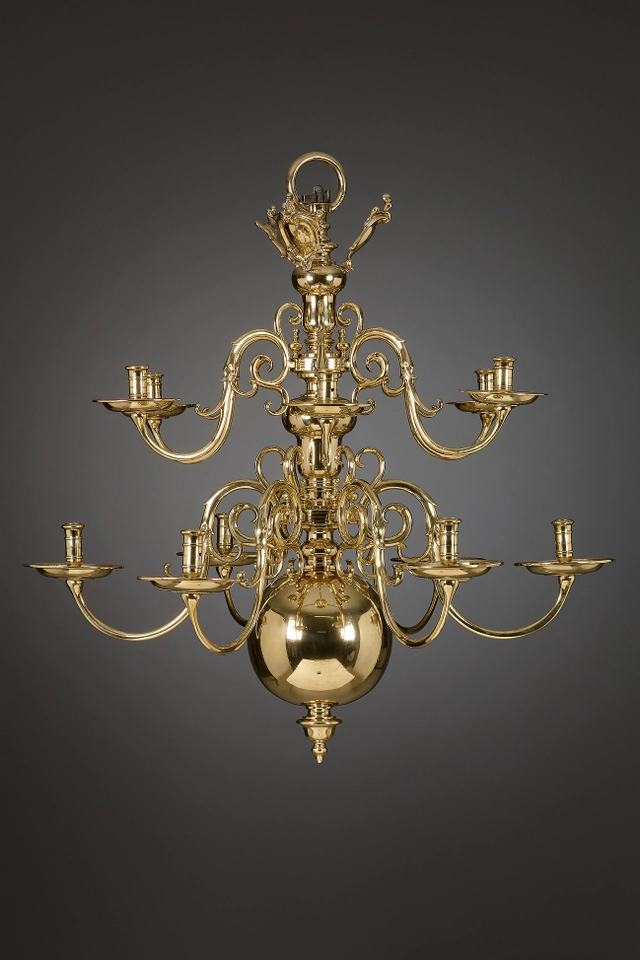 Zwölfarmiger holländischer Renaissance-Kronleuchter