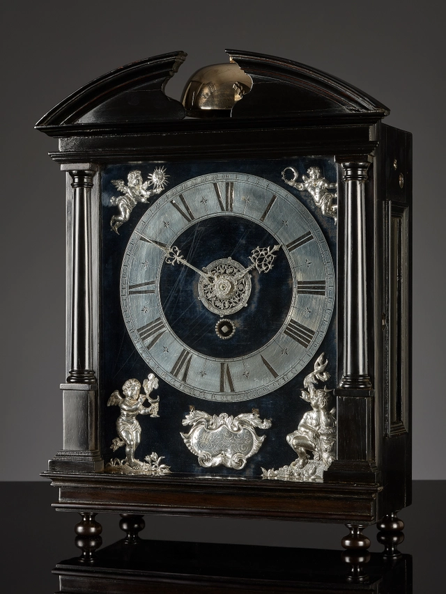Dutch The Hague table clock, Matthijs van Leeuwaerden - afbeelding 1