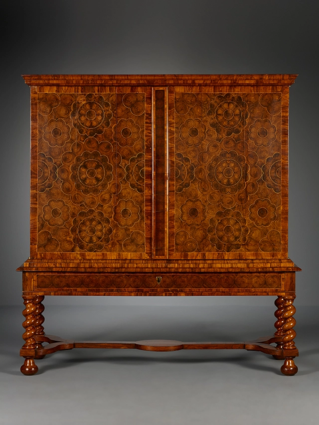 Hollands Louis XIV kruisvoetkabinet