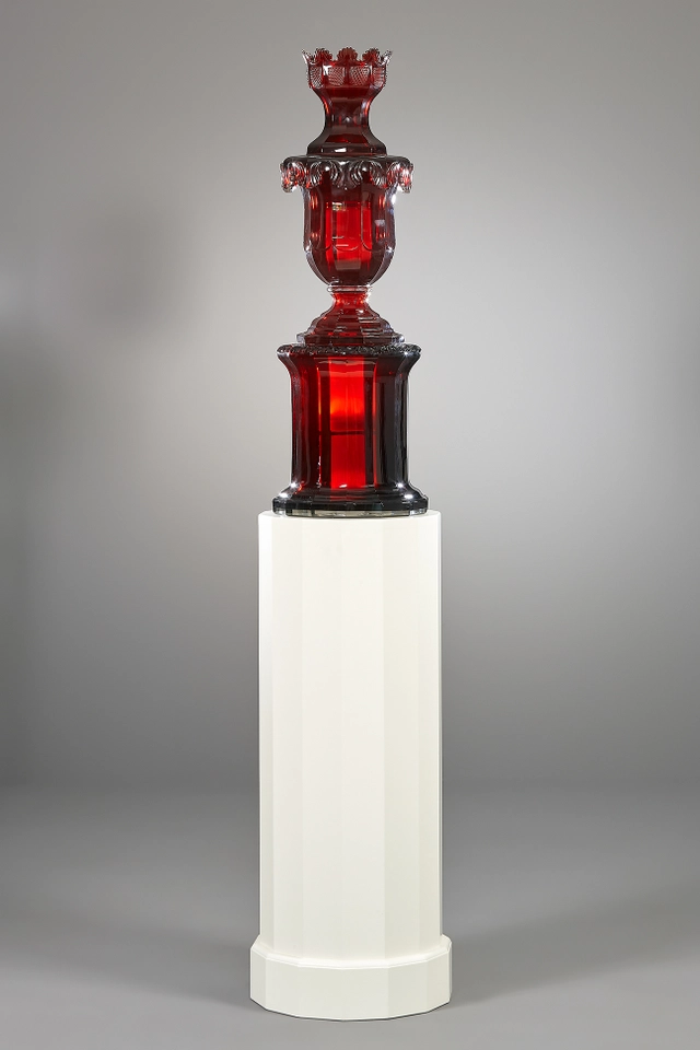 Große russische rubinrote Ziervase aus Glas, Kaiserliche Glasmanufaktur, Sankt Petersburg - afbeelding 2