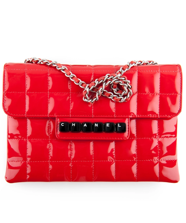 Chanel Red Patent Leather Chocolate Bar Quilted Pochette Bag