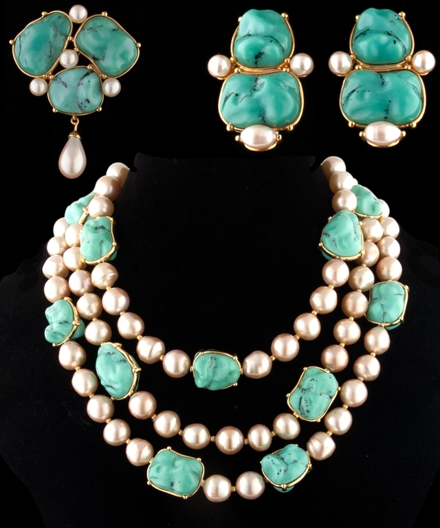 Yves Saint Laurent 1986 Couture Parure van Turquoise Stenen en Barokke Parels