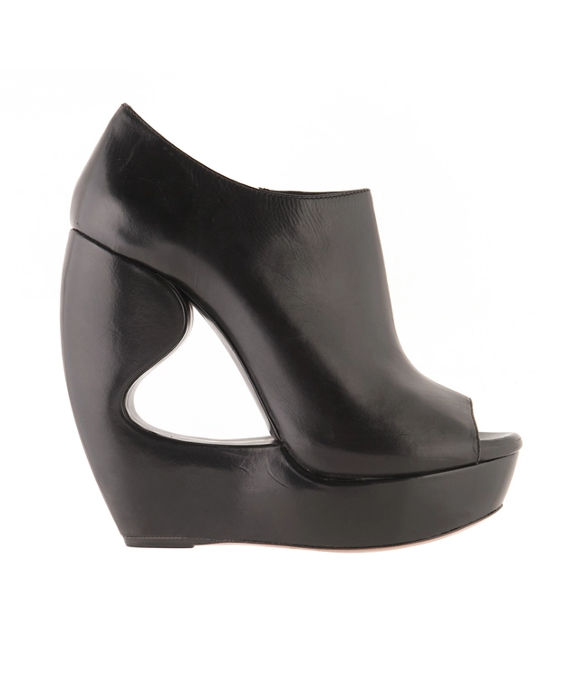Azzadine Alaïa Cut Out Peep Toe Wedges