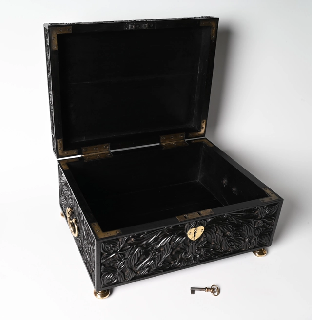 A Dutch colonial document chest - afbeelding 8