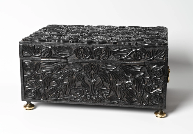 A Dutch colonial document chest - afbeelding 5