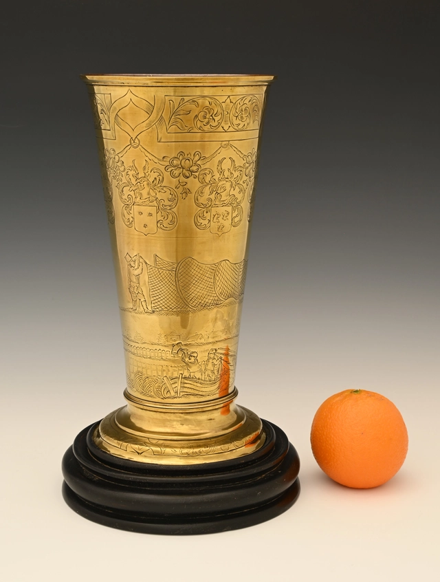 A rare brass cup - afbeelding 1