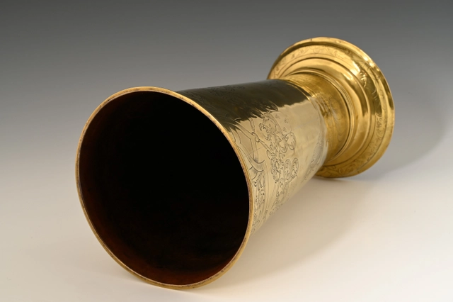 A rare brass cup - afbeelding 8