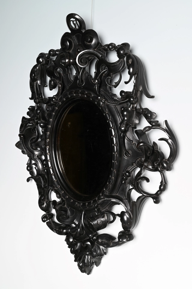 Een decoratief spiegeltje. - afbeelding 2