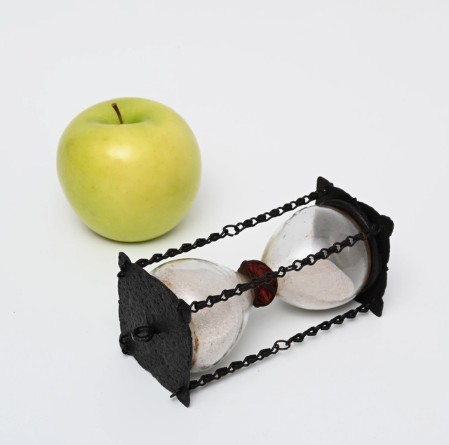 A unique hourglass - afbeelding 3